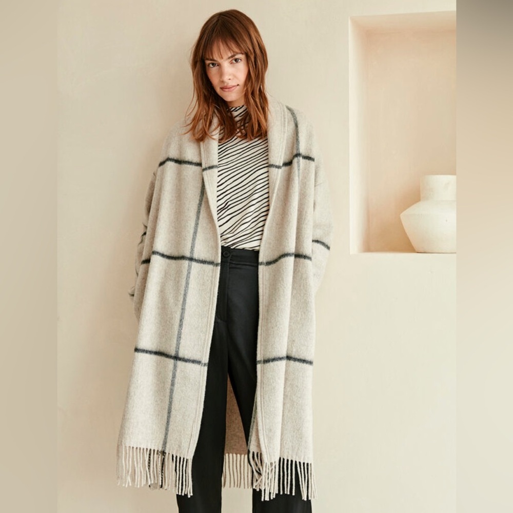 BNWT Indigo Love & Lore Cream and Black Striped Scarf with Fringe - Picture 1 of 15